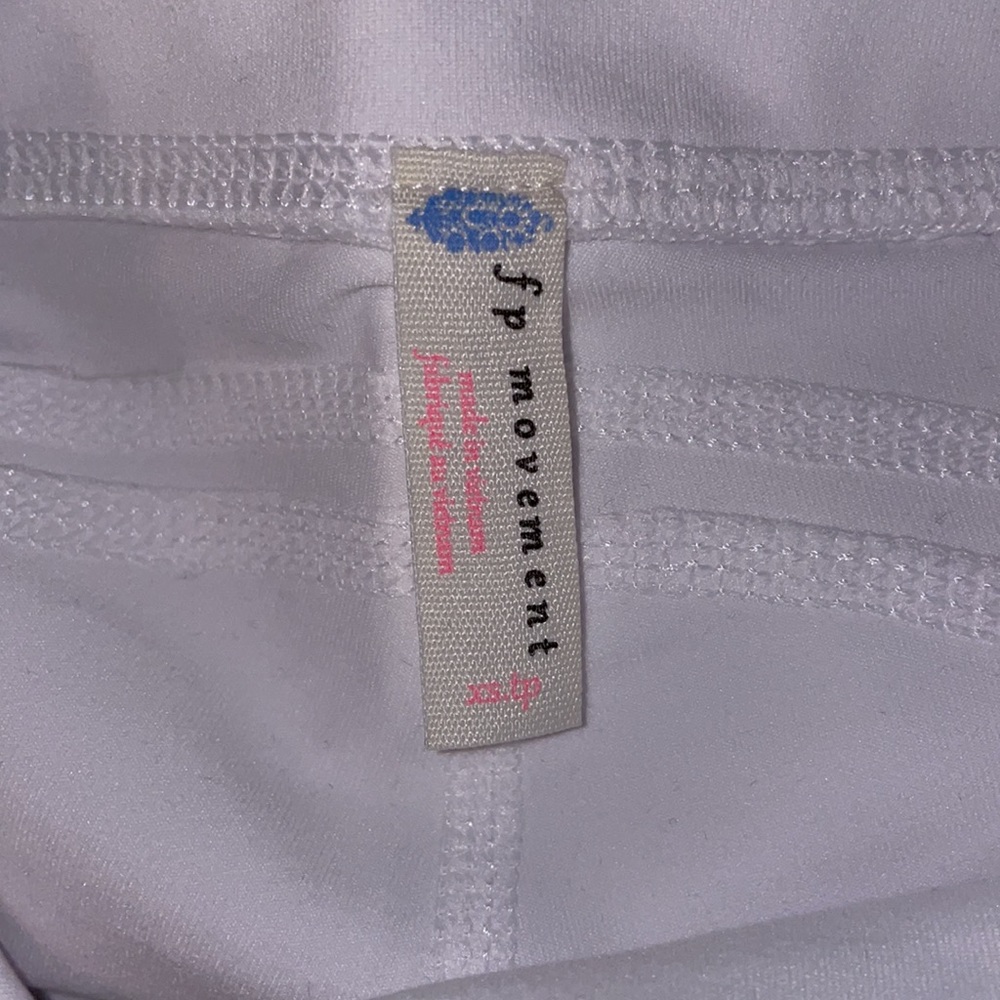 Free People Movement Biker Baby Short/ Good Karma High-Neck Crop size XS/S - Picture 6 of 11